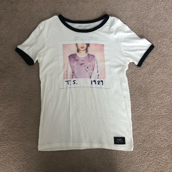 Tops - Taylor Swift 1989 Concert Shirt
